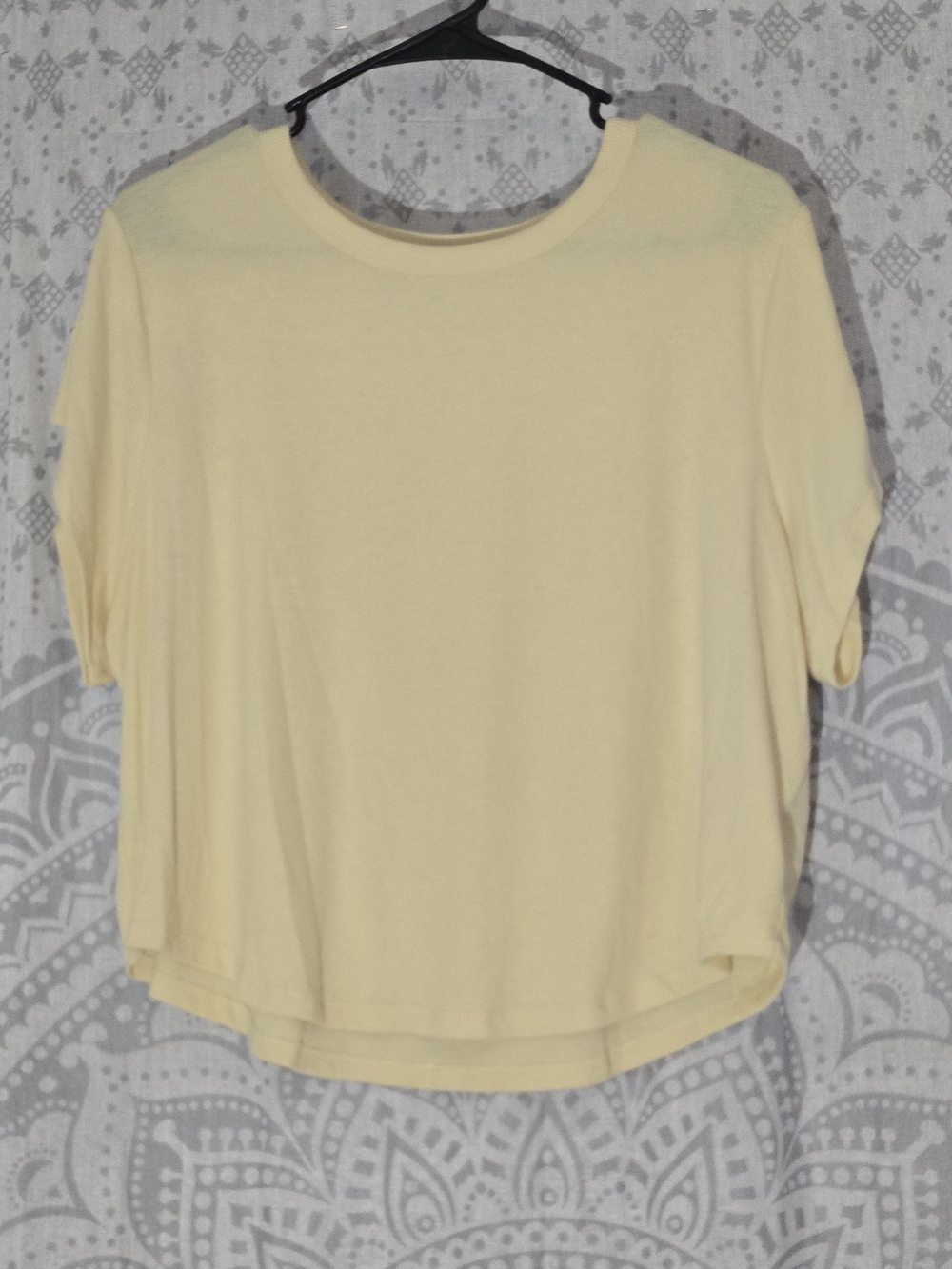 Women's Light Yellow Short-Sleeve Crewneck Top
